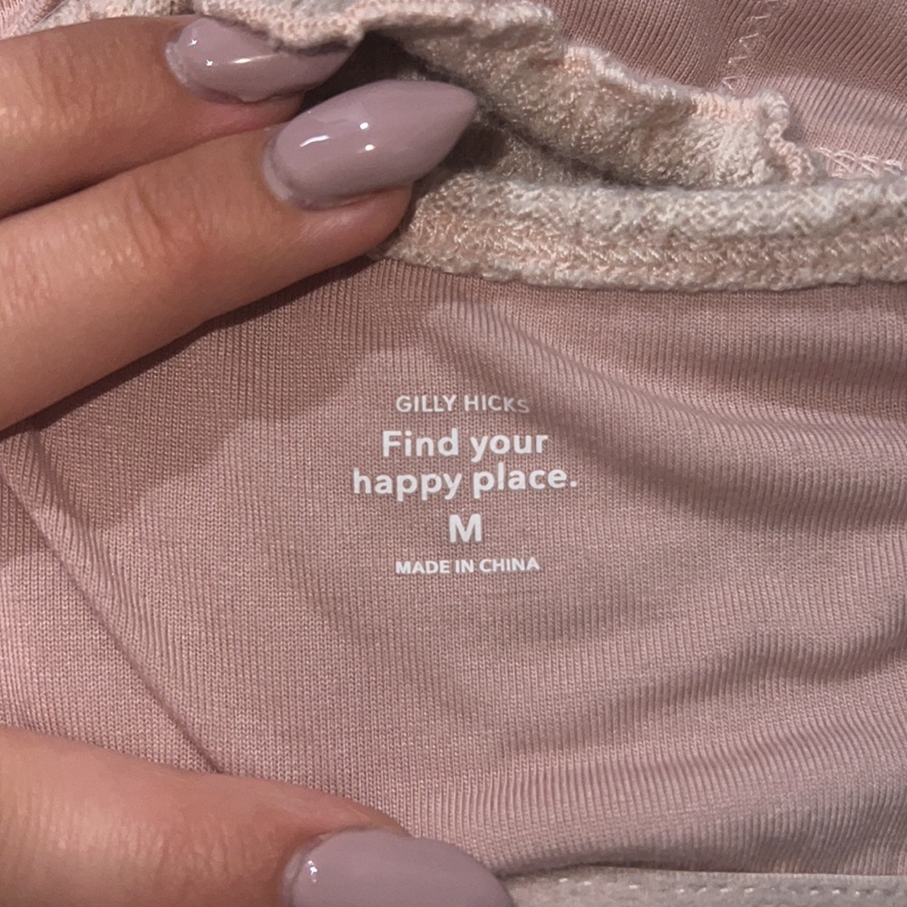 Pink Hollister Crop Top - Picture 5 of 5
